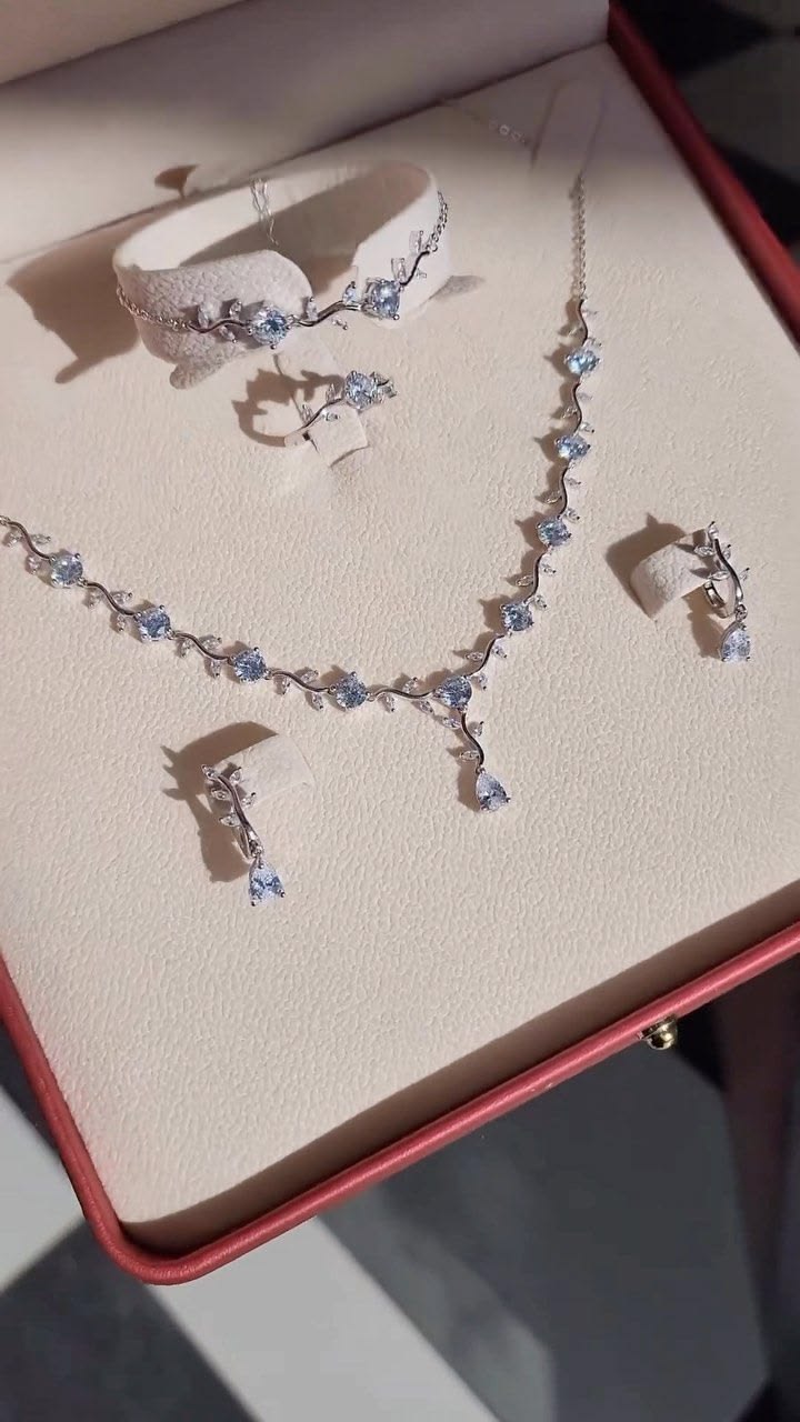 Tulip crystal jewellery set